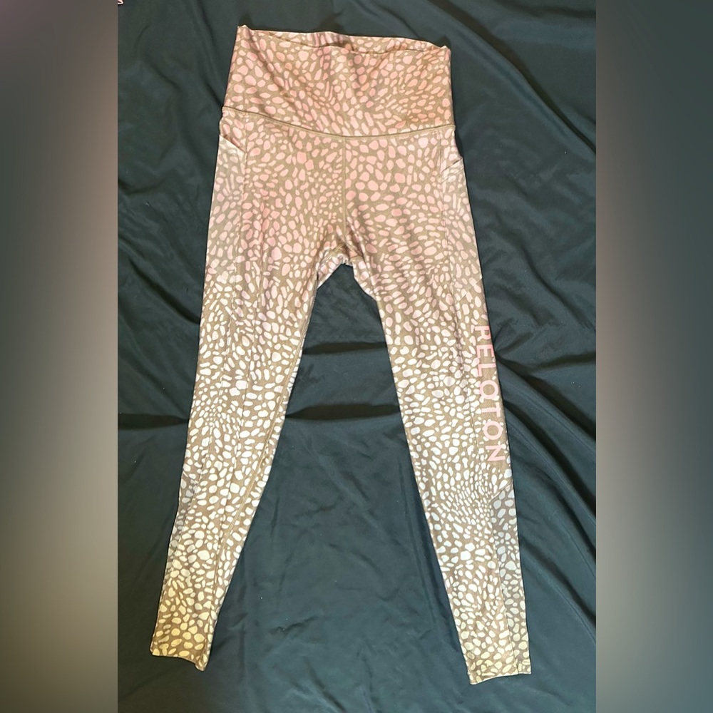 Peloton leggings size medium never worn pretty print
